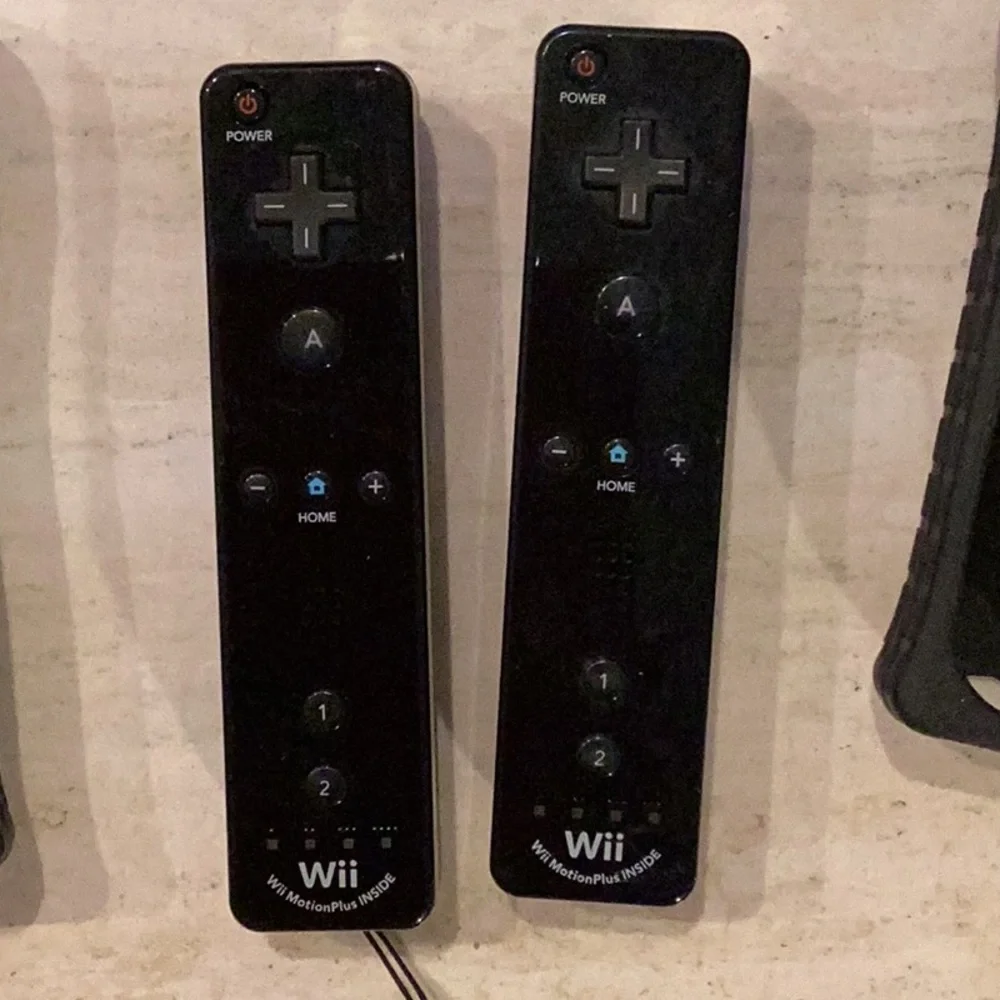 Nintendo Wii Remotes Motion Plus Inside Controller OEM Black Lot Of 2 Remote